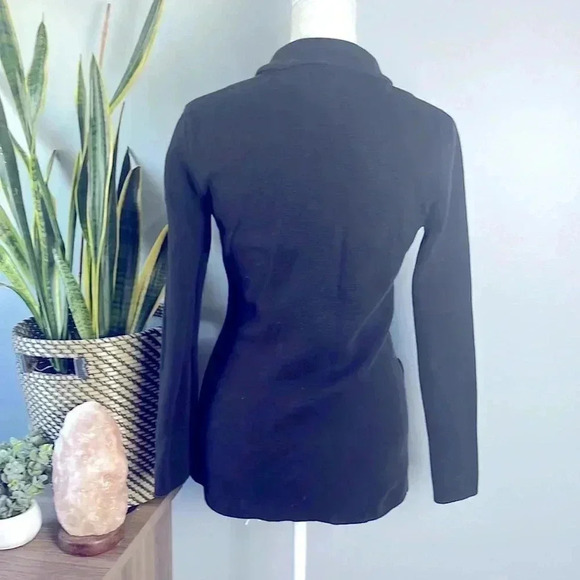 Women’s J. Crew Black Button Front Blazer Excellent Condition! - Picture 2 of 3